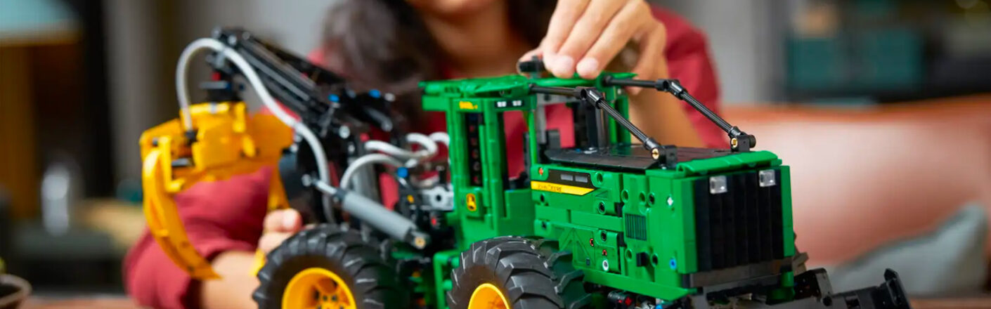LEGO Technic John Deere 948L-II Skidder (42157) revealed!